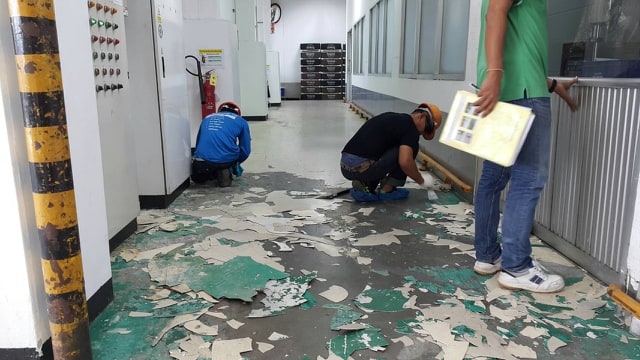 งานลอกพื้นเก่า งานลอกพื้นเก่า